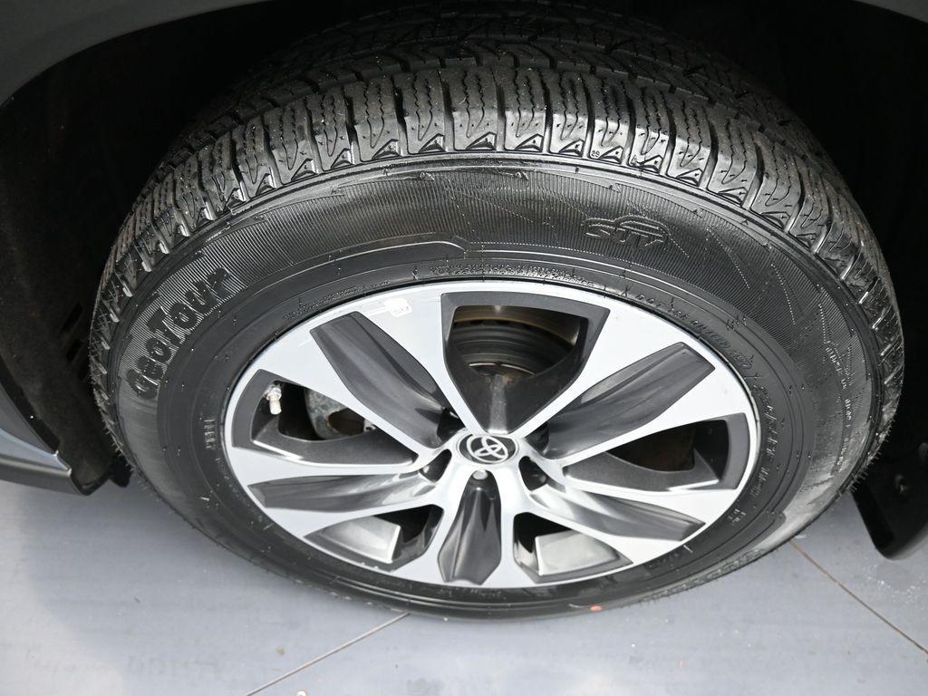 used 2022 Toyota Highlander car, priced at $36,800