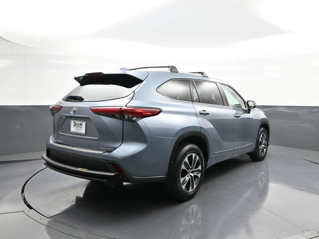used 2022 Toyota Highlander car, priced at $36,800