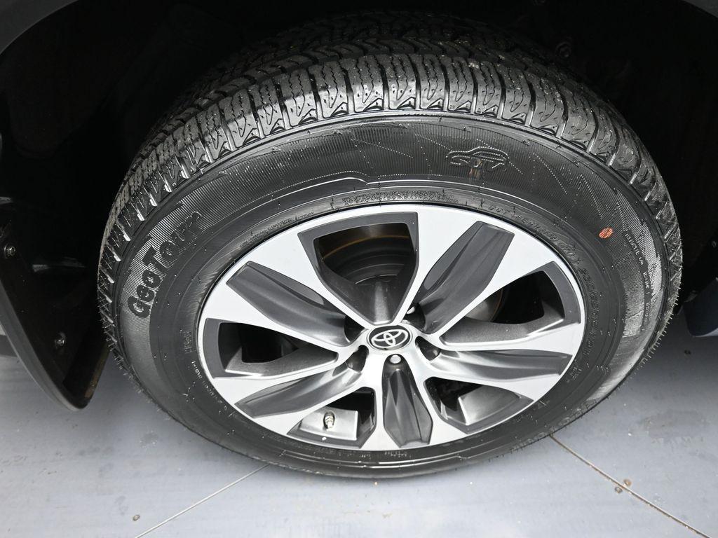 used 2022 Toyota Highlander car, priced at $36,800
