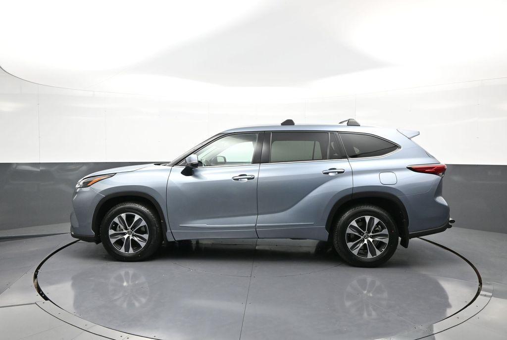 used 2022 Toyota Highlander car, priced at $36,800