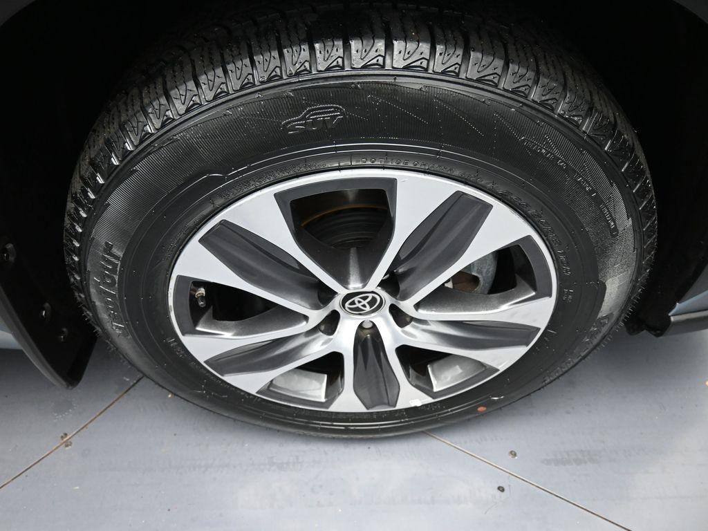 used 2022 Toyota Highlander car, priced at $36,800