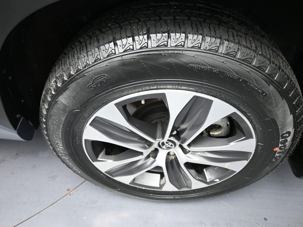 used 2022 Toyota Highlander car, priced at $36,800