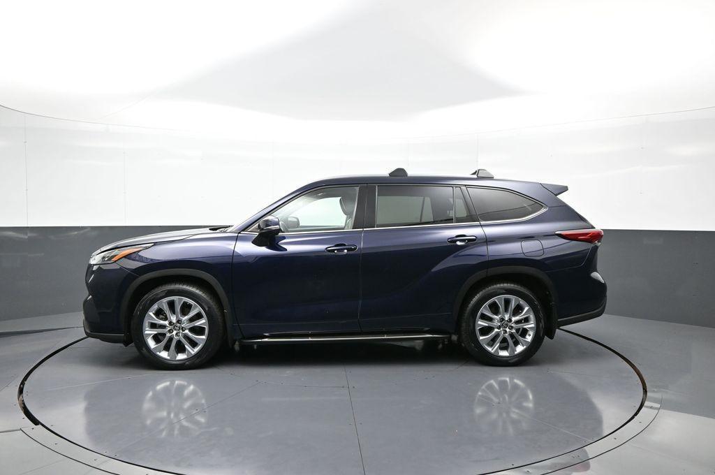 used 2022 Toyota Highlander car, priced at $40,500