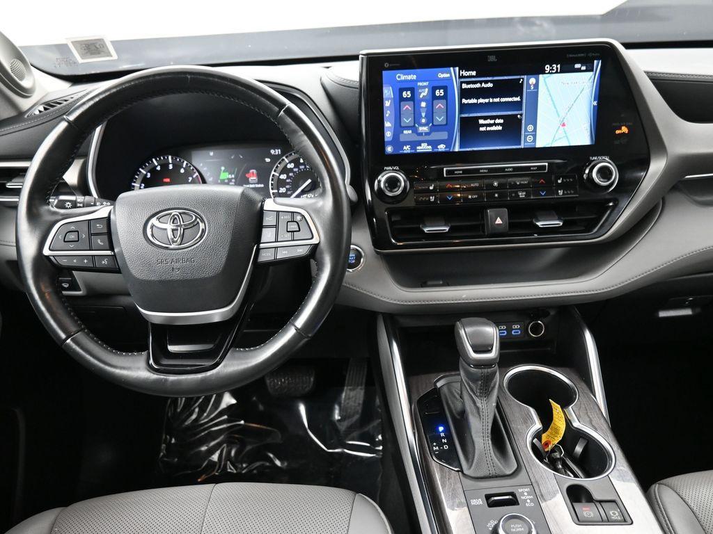 used 2022 Toyota Highlander car, priced at $40,500