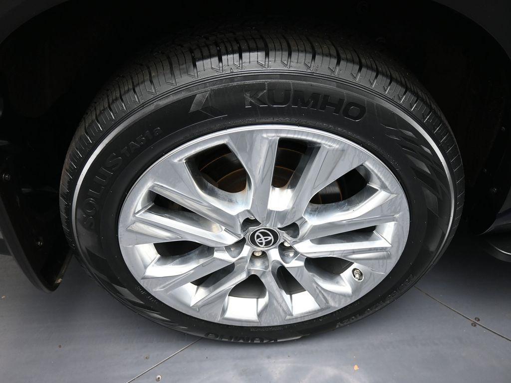used 2022 Toyota Highlander car, priced at $40,500