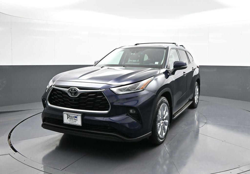 used 2022 Toyota Highlander car, priced at $40,500
