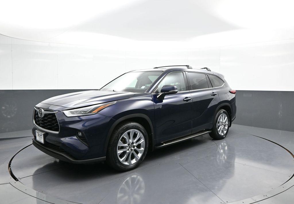 used 2022 Toyota Highlander car, priced at $40,500