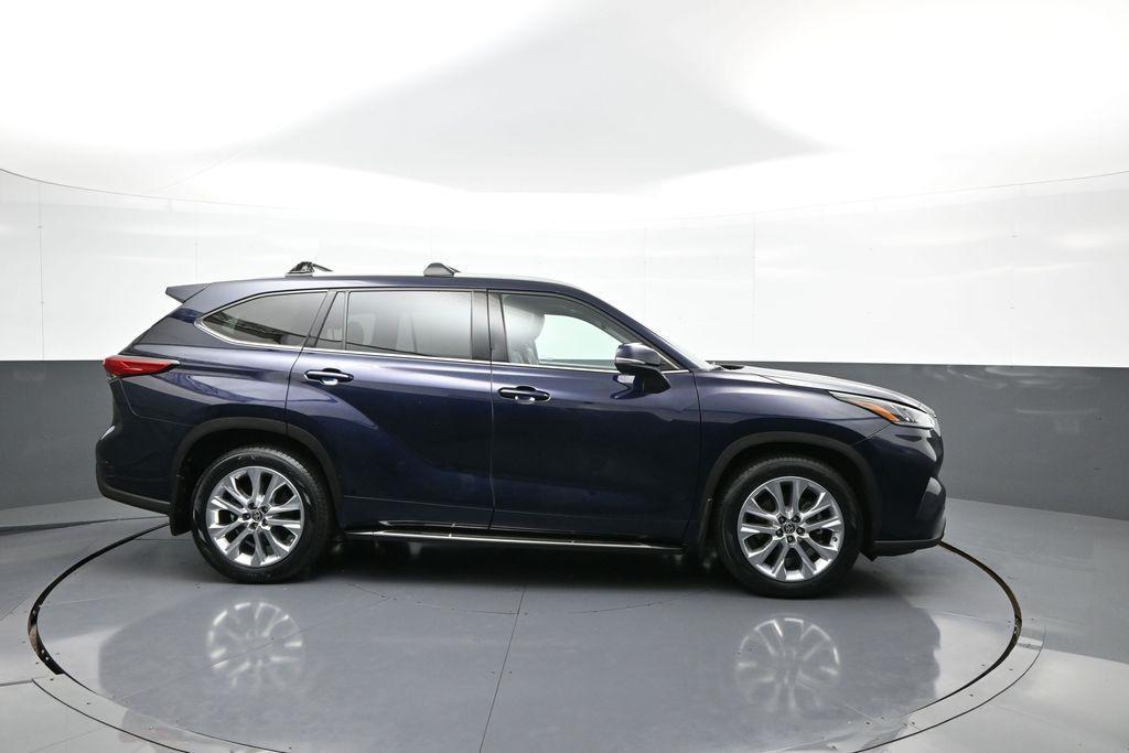 used 2022 Toyota Highlander car, priced at $40,500