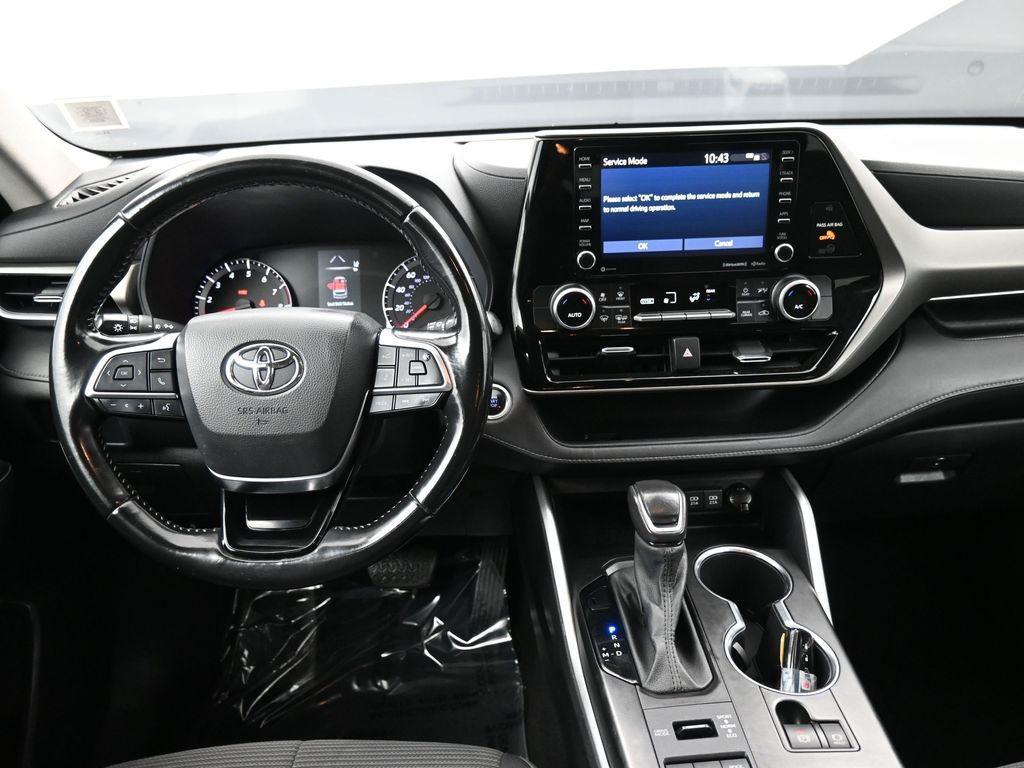 used 2021 Toyota Highlander car, priced at $24,000