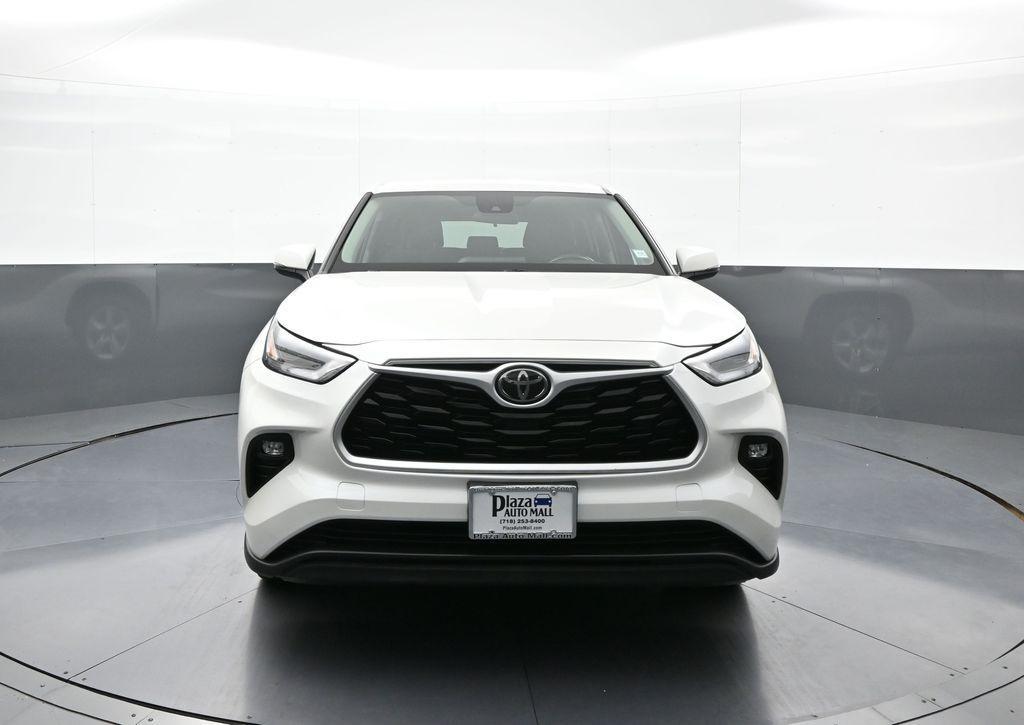 used 2021 Toyota Highlander car, priced at $24,000