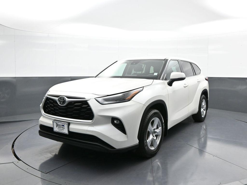 used 2021 Toyota Highlander car, priced at $24,000