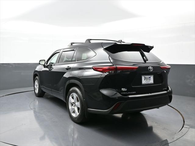 used 2022 Toyota Highlander car, priced at $34,200