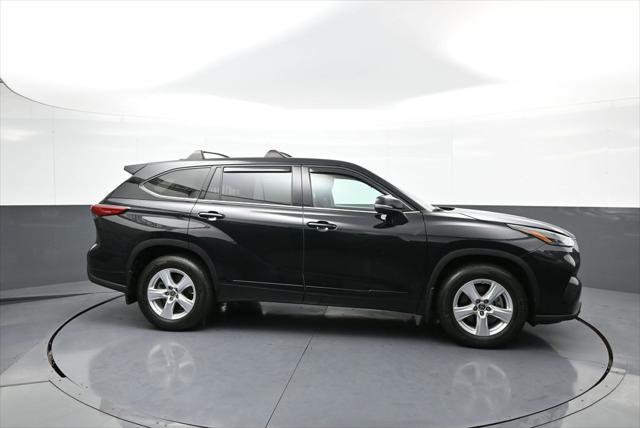 used 2022 Toyota Highlander car, priced at $34,200