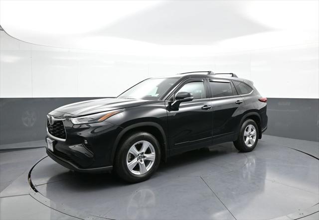 used 2022 Toyota Highlander car, priced at $34,200