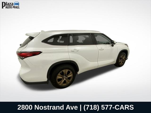 used 2022 Toyota Highlander Hybrid car, priced at $39,686