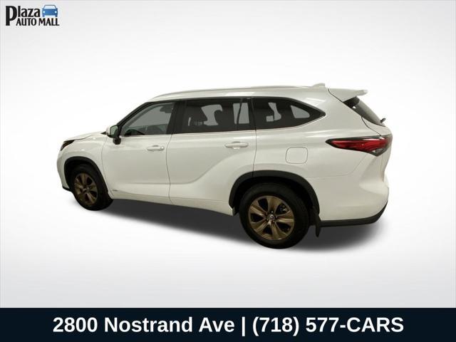 used 2022 Toyota Highlander Hybrid car, priced at $39,686