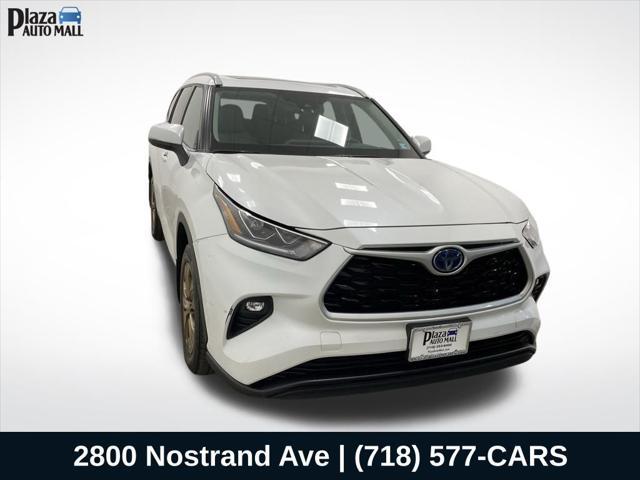 used 2022 Toyota Highlander Hybrid car, priced at $39,686