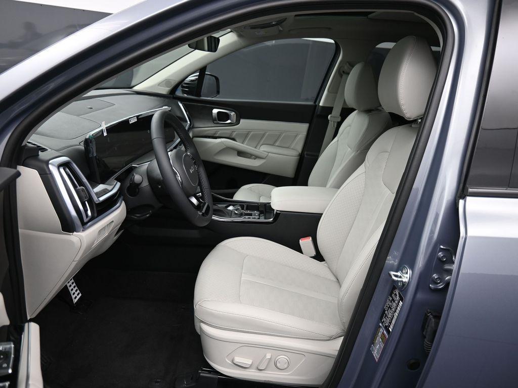 new 2025 Kia Sorento car, priced at $45,205