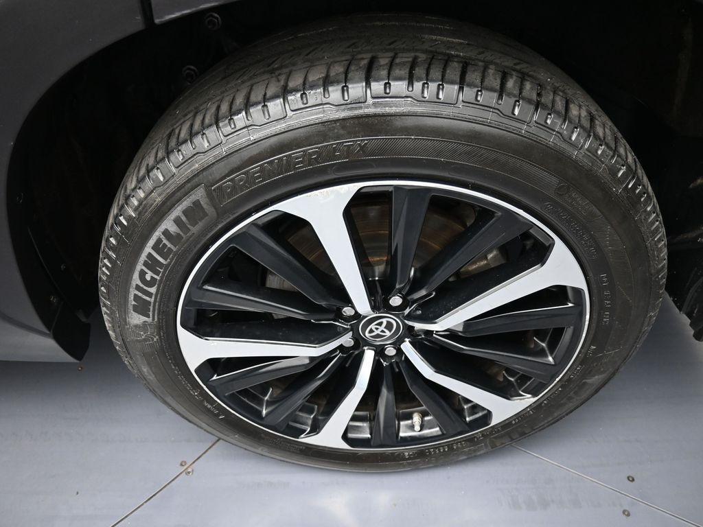 used 2021 Toyota Highlander car, priced at $29,800