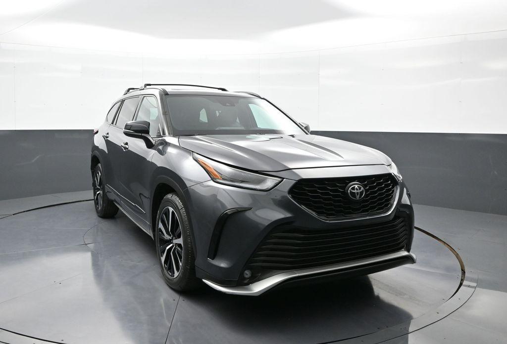 used 2021 Toyota Highlander car, priced at $29,800