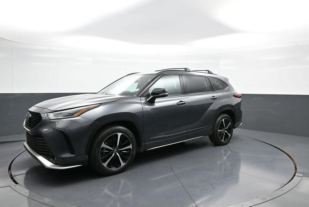 used 2021 Toyota Highlander car, priced at $29,800