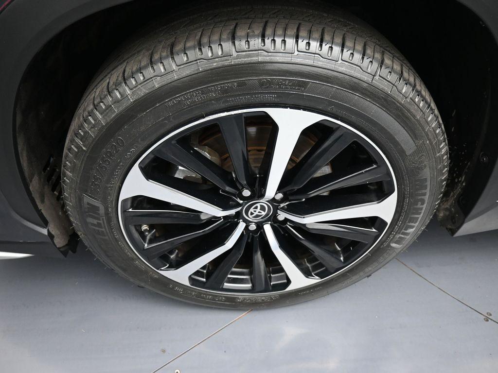 used 2021 Toyota Highlander car, priced at $29,800