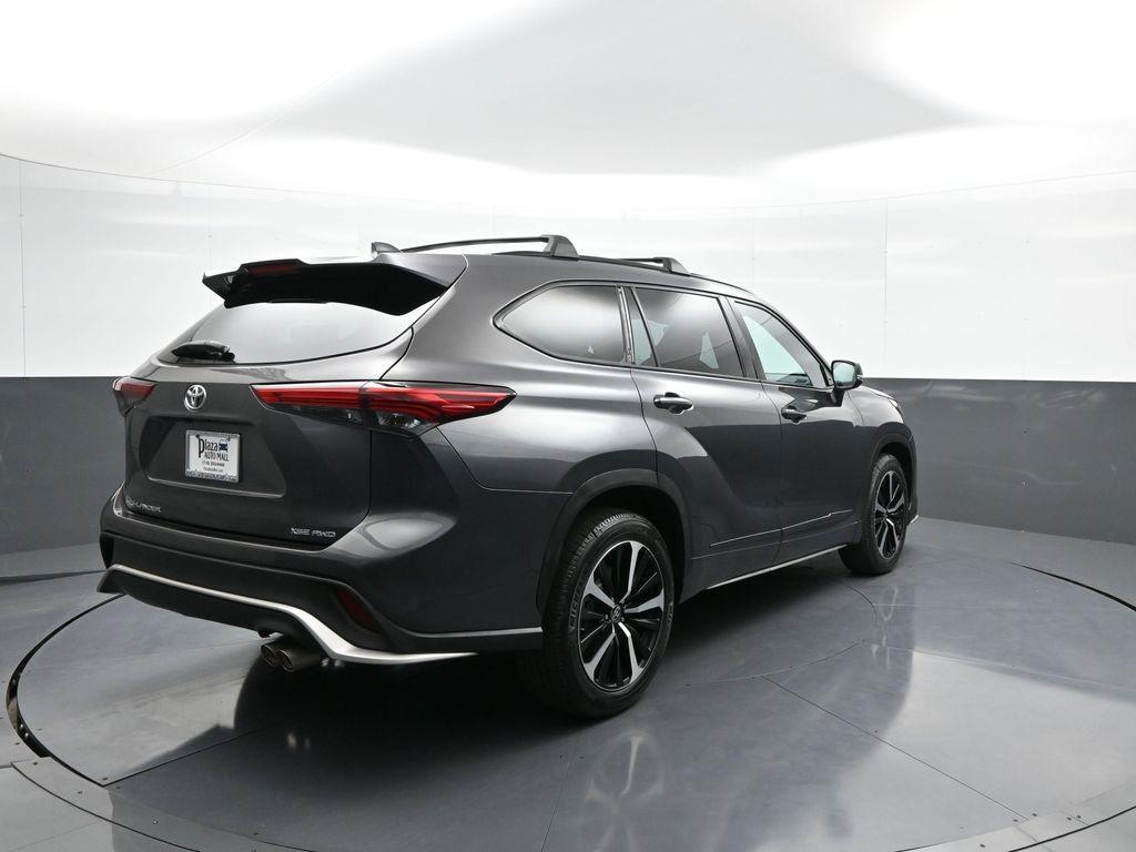 used 2021 Toyota Highlander car, priced at $29,800