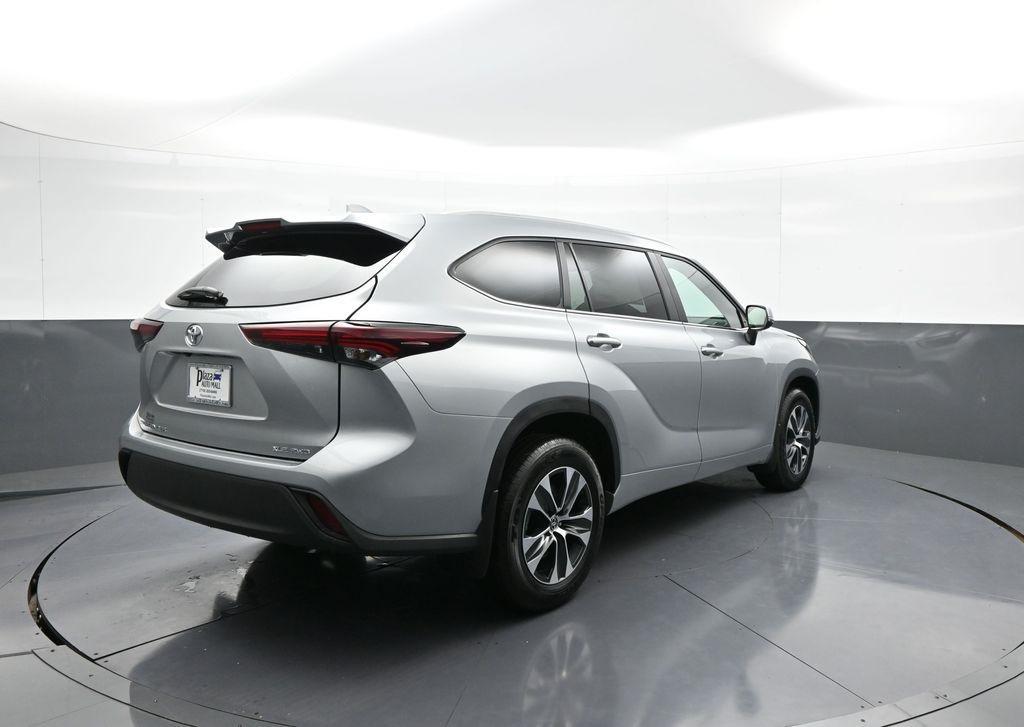 new 2025 Toyota Highlander car