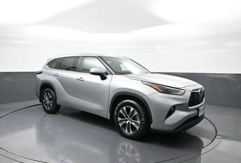 new 2025 Toyota Highlander car