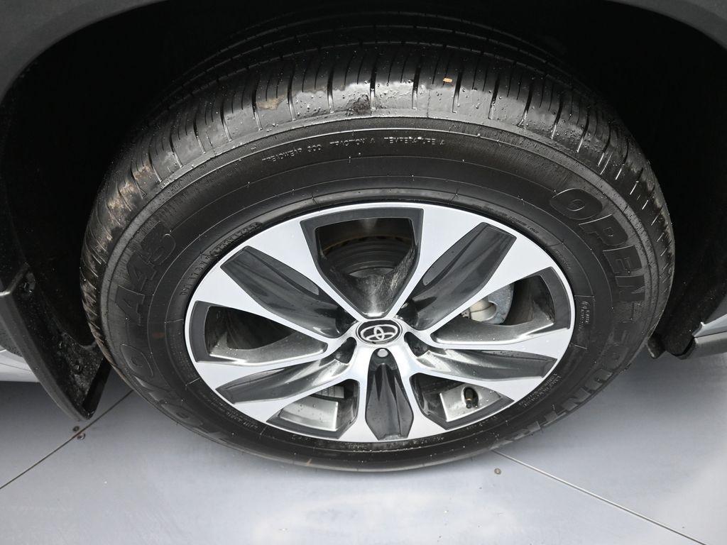new 2025 Toyota Highlander car