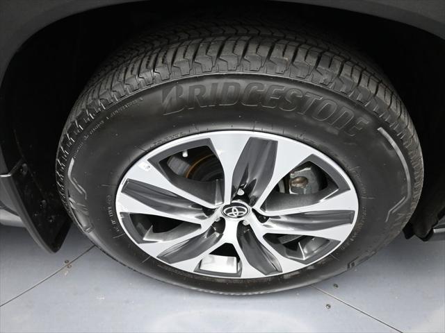 used 2024 Toyota Highlander car, priced at $42,000