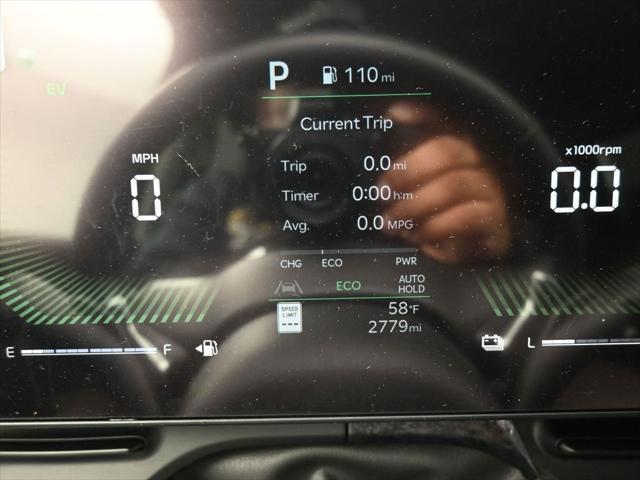 used 2025 Kia Carnival Hybrid car, priced at $43,000
