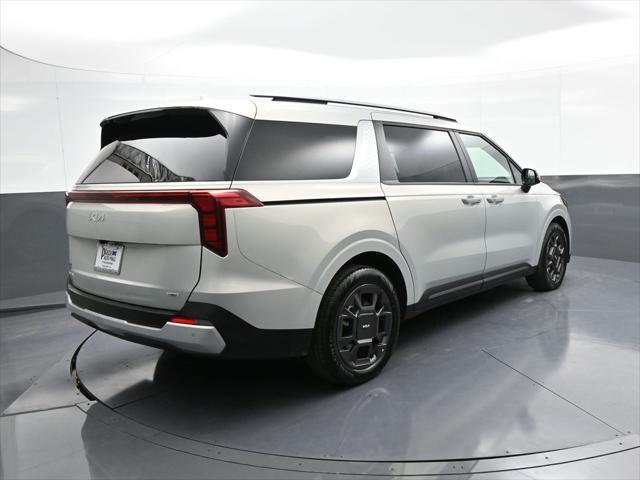 used 2025 Kia Carnival Hybrid car, priced at $43,000
