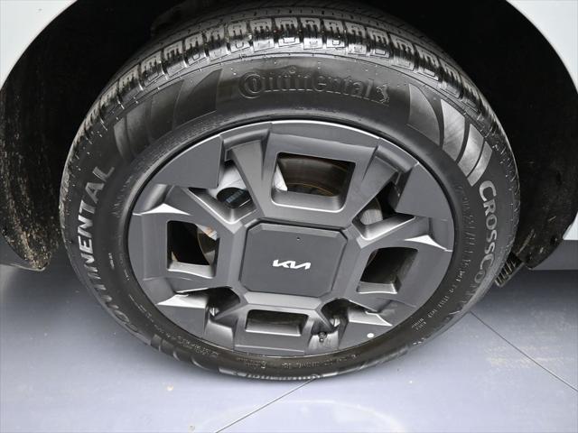 used 2025 Kia Carnival Hybrid car, priced at $43,000