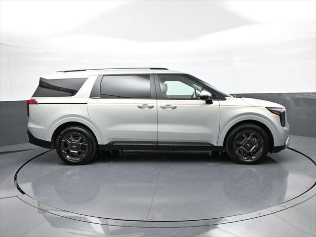 used 2025 Kia Carnival Hybrid car, priced at $43,000
