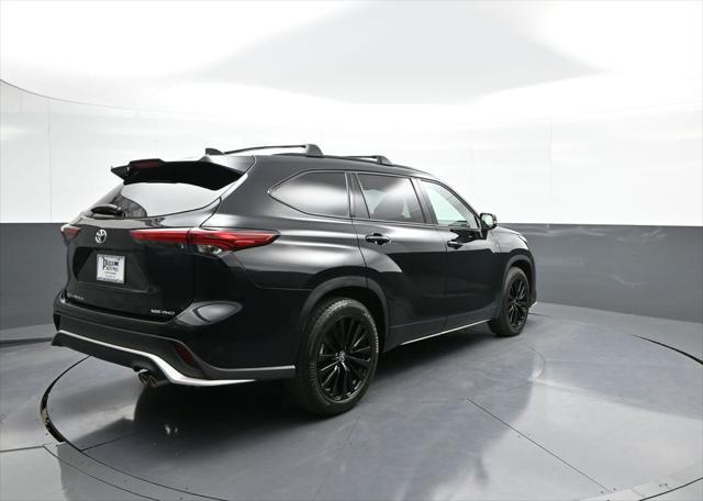 used 2023 Toyota Highlander car, priced at $44,000