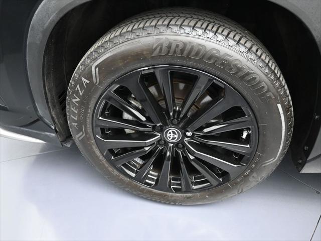 used 2023 Toyota Highlander car, priced at $44,000