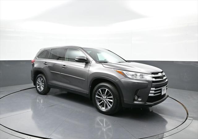 used 2019 Toyota Highlander car, priced at $29,000