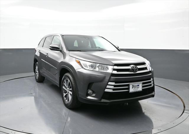 used 2019 Toyota Highlander car, priced at $29,000