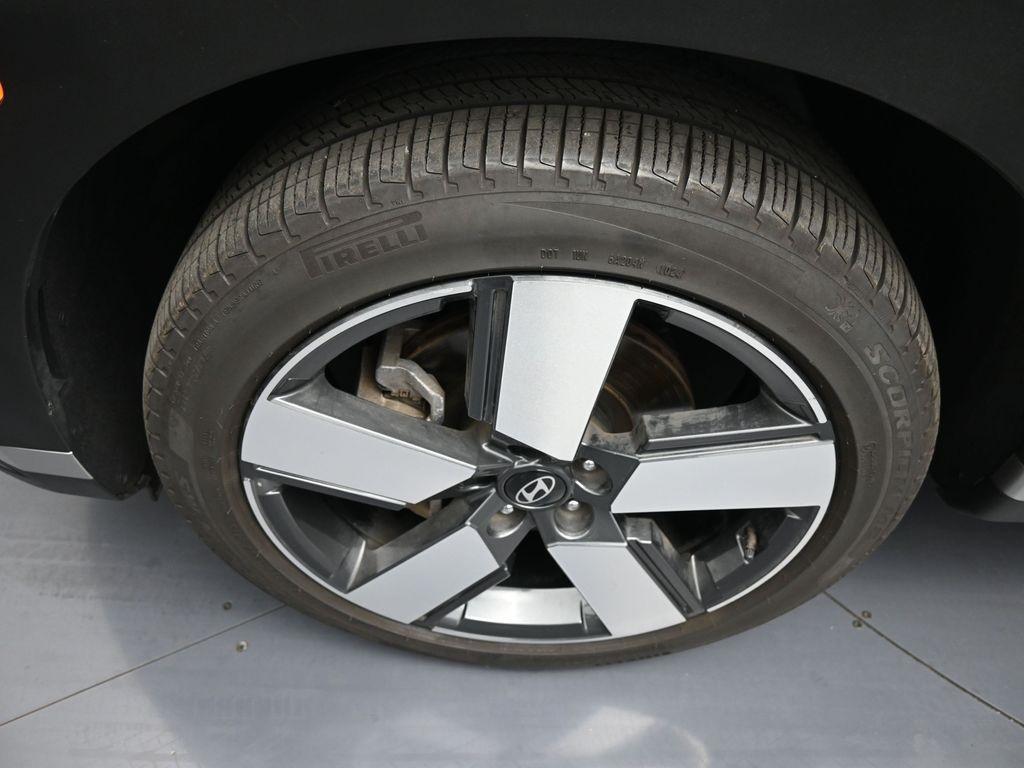 used 2024 Hyundai Santa Fe car, priced at $35,800
