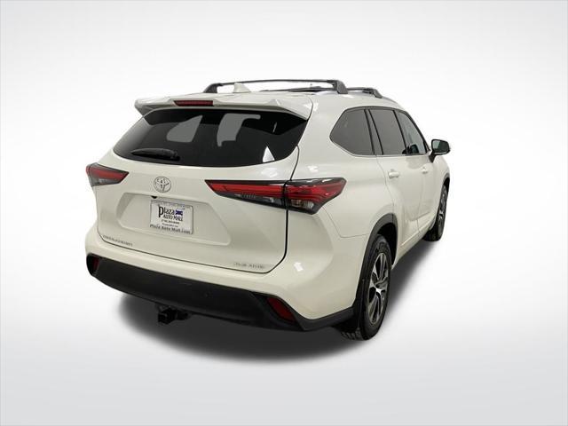 used 2021 Toyota Highlander car, priced at $33,691