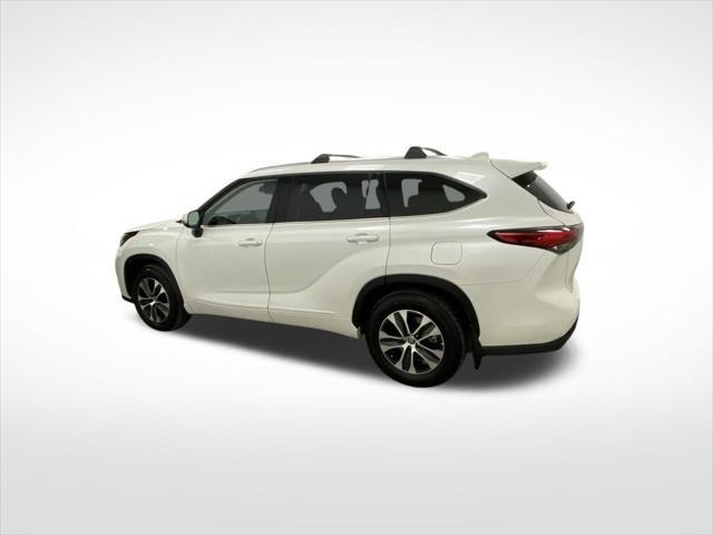 used 2021 Toyota Highlander car, priced at $33,691