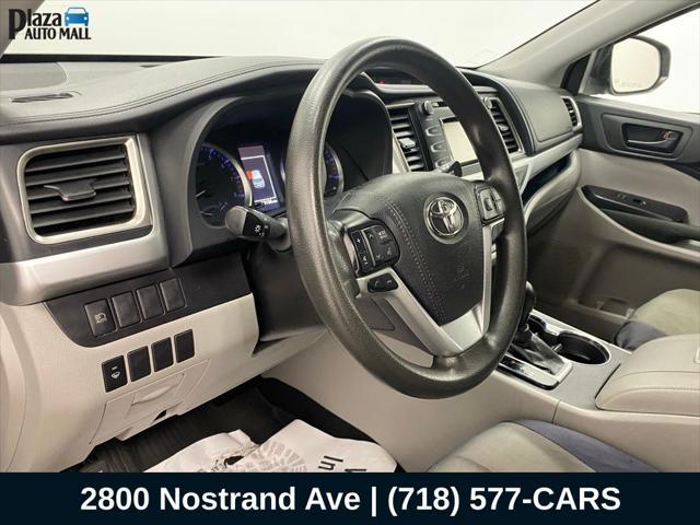 used 2019 Toyota Highlander car, priced at $27,814