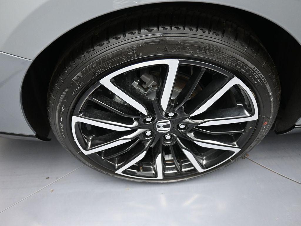 used 2025 Honda Accord Hybrid car, priced at $33,900