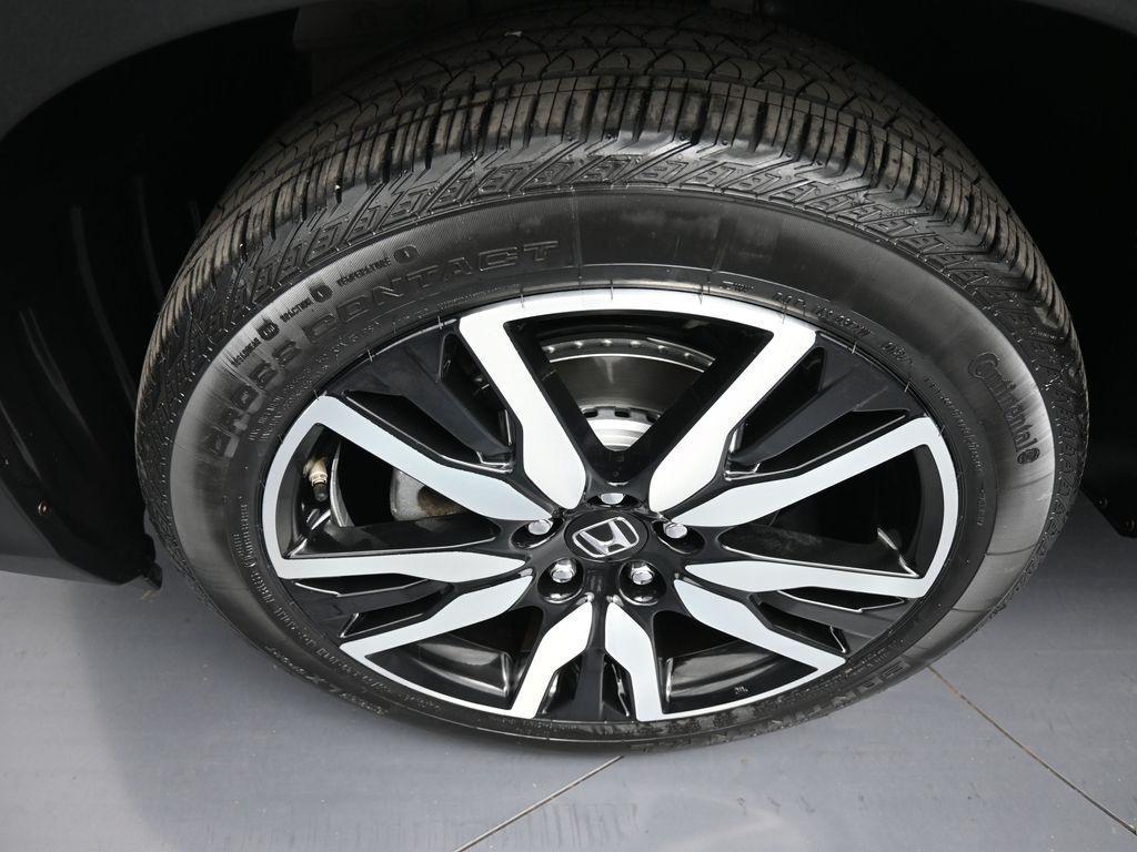 used 2022 Honda Pilot car, priced at $31,900