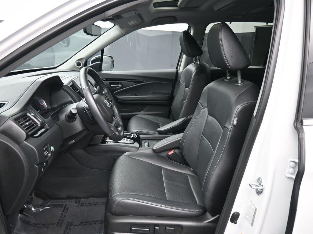 used 2022 Honda Pilot car, priced at $31,900