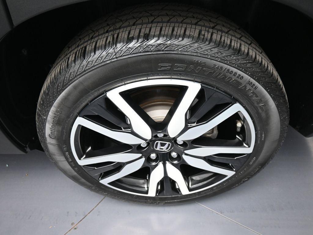 used 2022 Honda Pilot car, priced at $31,900