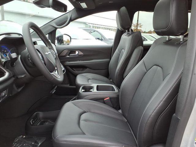 new 2026 Chrysler Pacifica car, priced at $44,025