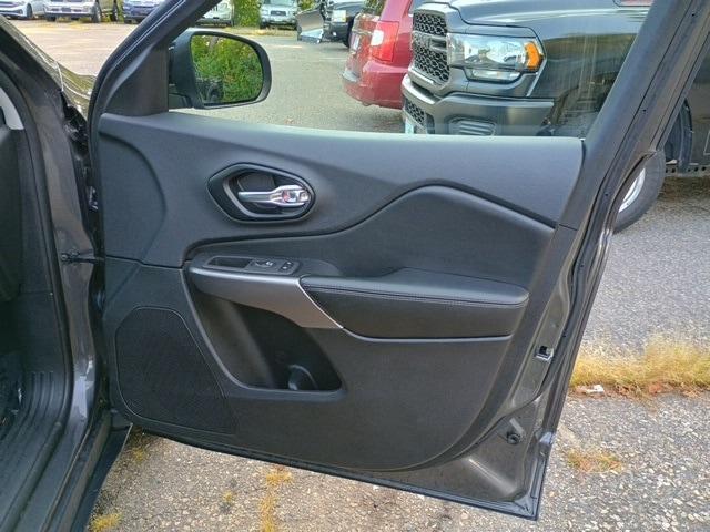 used 2022 Jeep Cherokee car, priced at $21,415