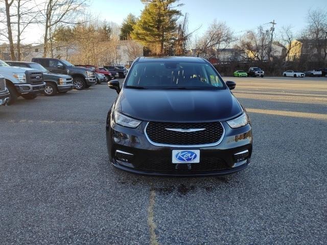 used 2022 Chrysler Pacifica Hybrid car, priced at $25,999